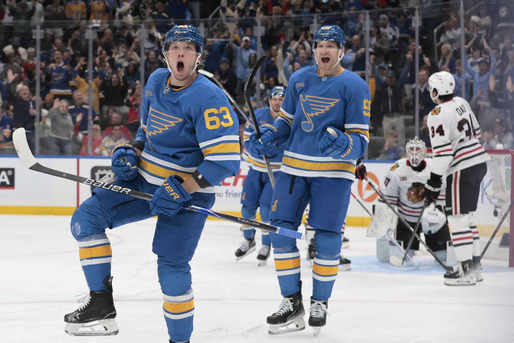 The 最新杏吧原创 Blues host Chicago Blackhawks